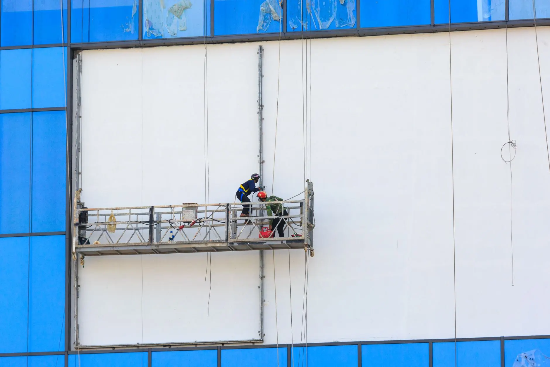 北京兰舍伟业外墙保温板与保温砂浆在节能建筑中的协同应用分析