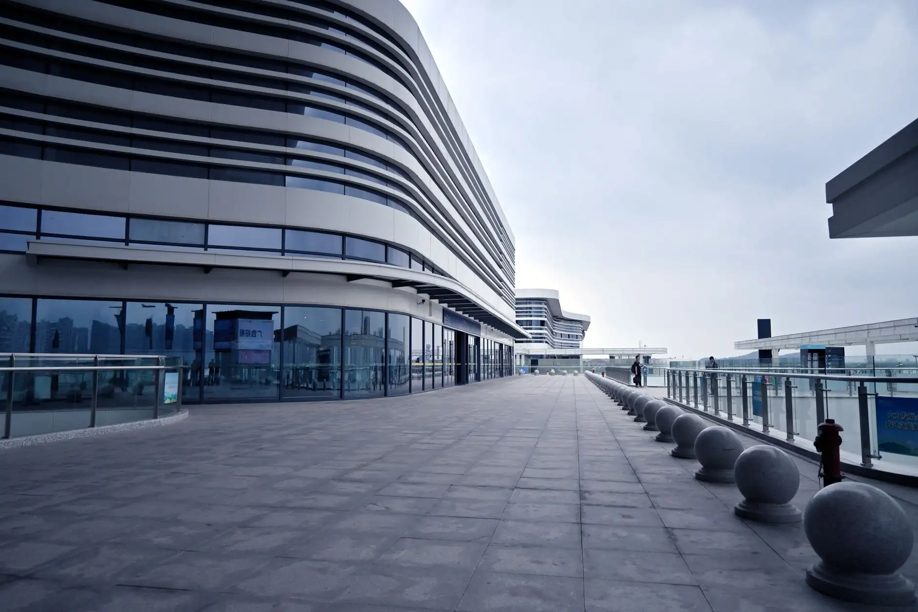 保温砂浆与外墙保温板在节能建筑中的协同应用方案